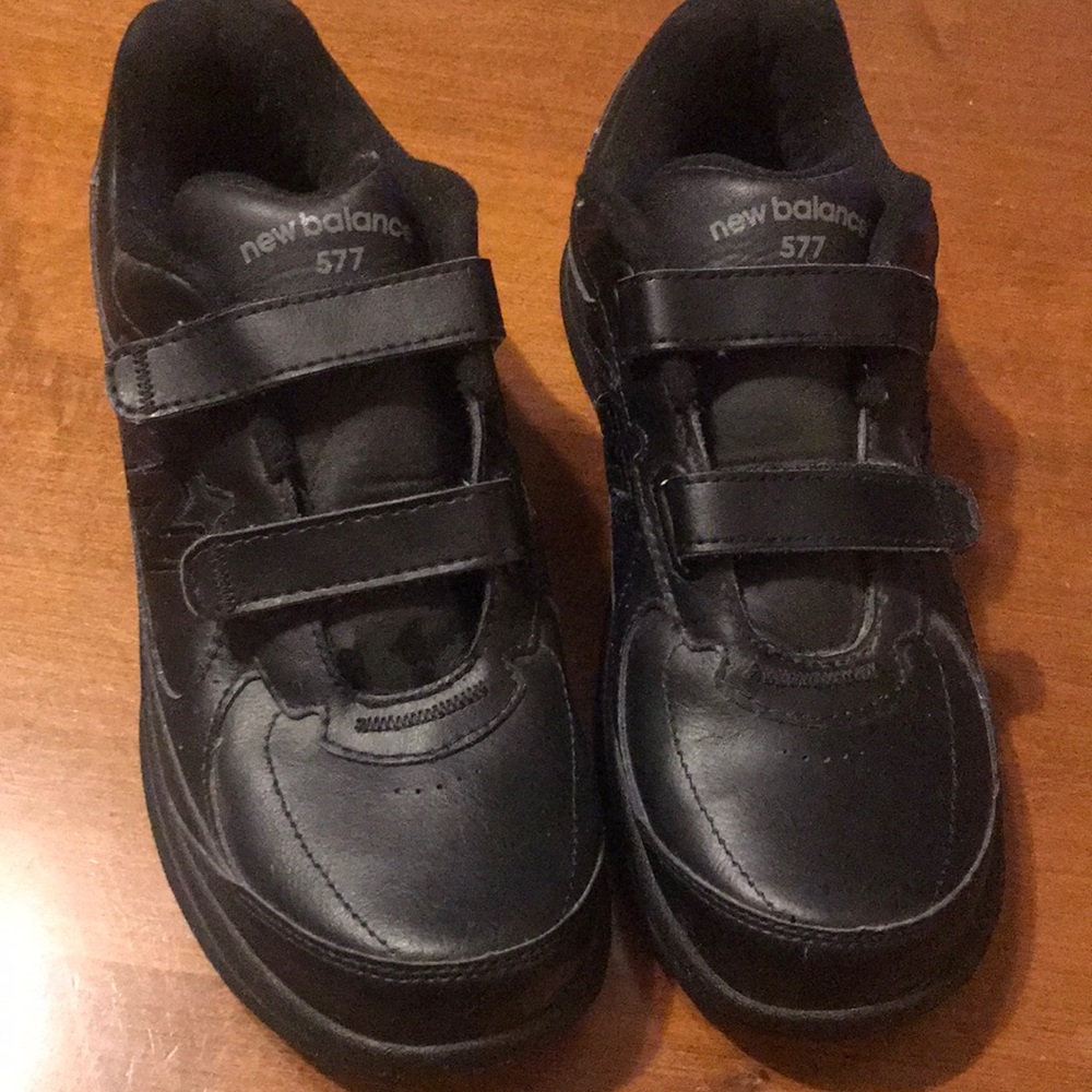 NEW BALANCE MENS 577 WALKING SHOE, SZ 7.5,…
